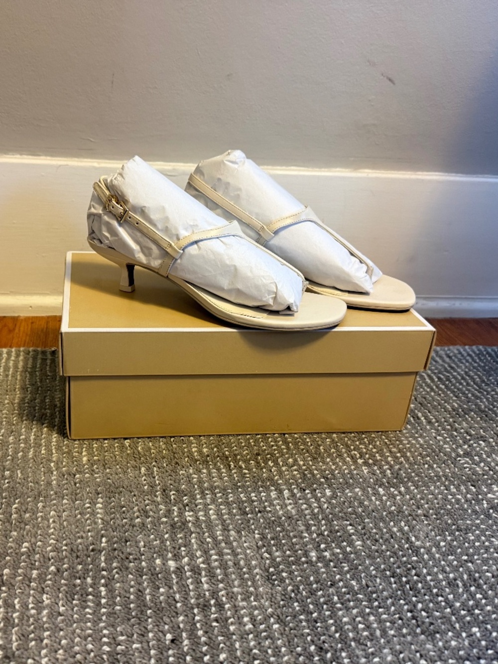 Michael Kors Tasha T-Strap Leather Kitten Heel Sandals Cream 5.5
